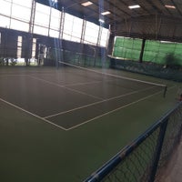 Photo taken at Play Tennis by Karlos R. on 9/4/2019