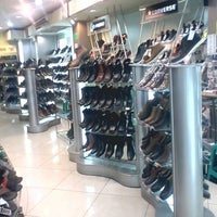 Review Istana Sepatu