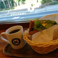 Photo taken at MORIVA COFFEE 横浜山下町店 by Cafe on 1/20/2018