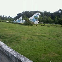 Foto diambil di Kuburan Massal Siron (Tsunami) oleh Surya K. pada 12/26/2012