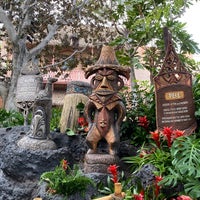 Photo taken at Walt Disney&amp;#39;s Enchanted Tiki Room by Adam Victor M. on 10/9/2022