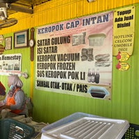 Photo taken at Keropok Cap Intan by Saiful Nizam D. on 8/4/2020