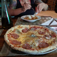 Foto tomada en La Pizzeria da Claudio  por Chris F. el 9/12/2019