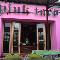Foto scattata a Pink Taco da Jorge il 3/18/2015