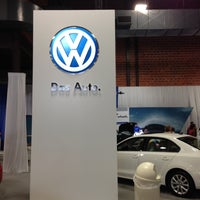 รูปภาพถ่ายที่ Volkswagen Showroom at the State Fair โดย 4⃣Leonidas™ เมื่อ 10/21/2012