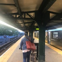 Photo taken at MTA Subway - Parkchester (6) by 4⃣Leonidas™ on 6/18/2022