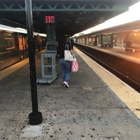 Photo taken at MTA Subway - Parkchester (6) by 4⃣Leonidas™ on 6/26/2022