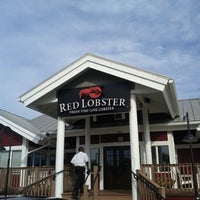 Photo taken at Red Lobster by Lakiesha D. on 9/28/2012