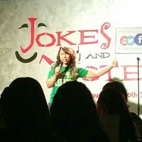 Photo taken at Jokes And Notes Comedy Club by Leslie D. on 7/11/2015