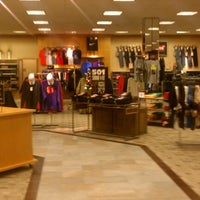 Foto tirada no(a) Anderson Mall por Jeremy C. em 12/6/2012