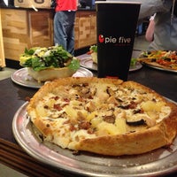 Снимок сделан в Pie Five Pizza пользователем Bill 3/15/2014