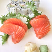 Снимок сделан в Midori Sushi пользователем Maggie P. 2/23/2014