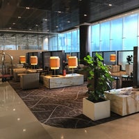 Photo taken at Singapore Airlines First Class Check-In Reception by Alexander M. on 10/10/2018