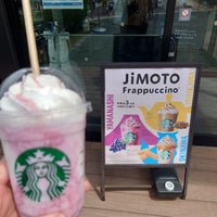 Photo taken at Starbucks by Kaz 野. on 8/14/2022