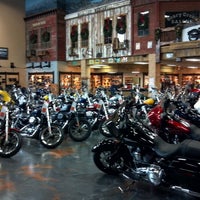 Das Foto wurde bei Vandervest Harley Davidson von Julie F. am 11/25/2012 aufgenommen