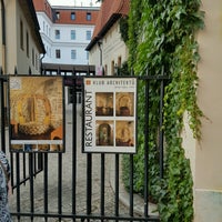 Foto diambil di Klub architektů - Dutá hlava oleh Michael C. pada 8/8/2016