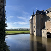 Foto tirada no(a) Château de Lavaux-Sainte-Anne por Didier P. em 10/4/2022