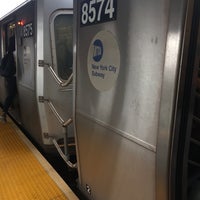 Photo taken at MTA Subway - Seneca Ave (M) by Yeeyee on 8/31/2018