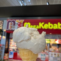 Photo taken at Mega Kebab 名古屋空港店 by 先輩 梅. on 6/25/2022