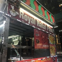 7/13/2017 tarihinde Minju L.ziyaretçi tarafından Royal Grill Halal Food'de çekilen fotoğraf