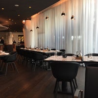Foto diambil di Restaurant L&amp;#39;Unico oleh Guido O. pada 3/30/2017