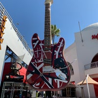 Photo taken at Hard Rock Cafe Hollywood at Universal CityWalk by David R. on 10/4/2019