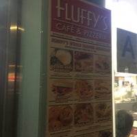 2/27/2018 tarihinde David R.ziyaretçi tarafından Fluffy&amp;#39;s Cafe &amp;amp; Pizzeria'de çekilen fotoğraf