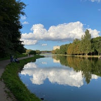 Photo taken at Воробьёвский пруд by Chernika on 8/22/2021