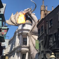 Photo taken at Dragon Challenge by Maria V. on 9/1/2017