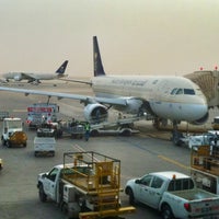 Das Foto wurde bei King Khalid International Airport (RUH) von NAIF ALTWAIJRI am 5/21/2013 aufgenommen