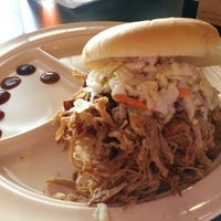 10/8/2012 tarihinde Eryn E.ziyaretçi tarafından Whole Hog Cafe North Little Rock &amp; Catering'de çekilen fotoğraf
