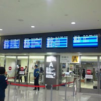 Photo taken at Arrivals A by あつのり on 3/26/2013
