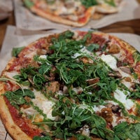 Foto tirada no(a) Blaze Pizza por Vy em 3/4/2019