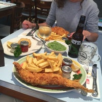 Photo taken at Poppies Fish &amp;amp; Chips by Maciej R. on 7/6/2016