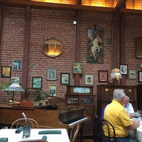 Foto tomada en Orchestria Palm Court Restaurant  por Kelly el 6/10/2017