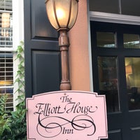 Foto tomada en The Elliott House Inn  por Bill R. el 9/24/2018