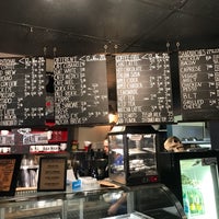 2/19/2018 tarihinde Bill R.ziyaretçi tarafından Emerald City Coffee'de çekilen fotoğraf