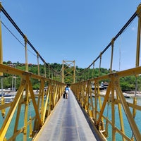 Photo taken at Suspension Bridge Lembongan - Ceningan by Thunwa S. on 11/17/2022