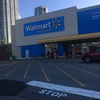 Das Foto wurde bei Walmart Supercentre von Darryl C. am 10/3/2017 aufgenommen