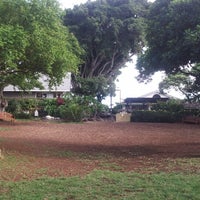 Foto tomada en Hawaiian Humane Society Dog Park  por Bruce H. el 12/1/2012