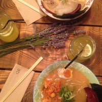 Foto tirada no(a) Koku Kitchen Ramen por Masha S. em 7/13/2015