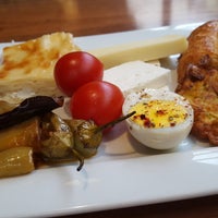 Photo prise au arkabahçe kafe | mutfak par Güniz O. le7/14/2019