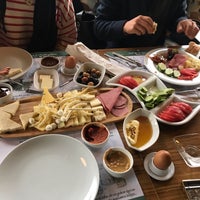 9/30/2018 tarihinde Bahar G.ziyaretçi tarafından Şarköy Çiftlik Şarküteri &amp; Kahvaltı'de çekilen fotoğraf
