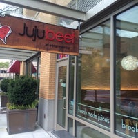 รูปภาพถ่ายที่ Jujubeet - Artisan Juice Bar โดย Keith R. เมื่อ 10/12/2013