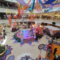 Photo taken at Queensbay Mall by 紫吹 蘭. on 11/4/2023