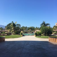 Foto scattata a Villa Del Palmar Beach Resort &amp;amp; Spa da Jimmy J. il 10/13/2017