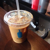 รูปภาพถ่ายที่ Blue Bottle Coffee โดย yuna l. เมื่อ 2/26/2015