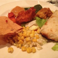 Foto tomada en Kama Classical Indian Cuisine  por Ray el 12/22/2012