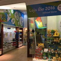 Photo taken at Loja Rio 2016 Official Store by Kelly on 6/25/2016