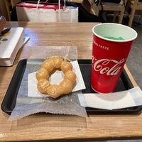 Photo taken at Mister Donut by Dennsyakun on 7/7/2022